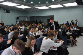 Выпускникам школы рассказали об условиях поступления в Горный университет  Санкт-Петербурга.