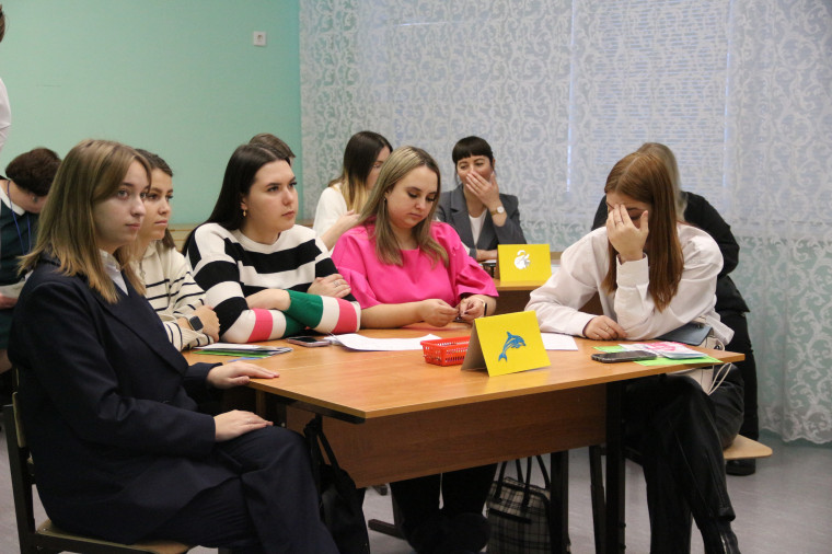 24 ноября 2023 года в «ФосАгро-школе» для молодых учителей города Балаково прошла «Педагогическая экскурсия».